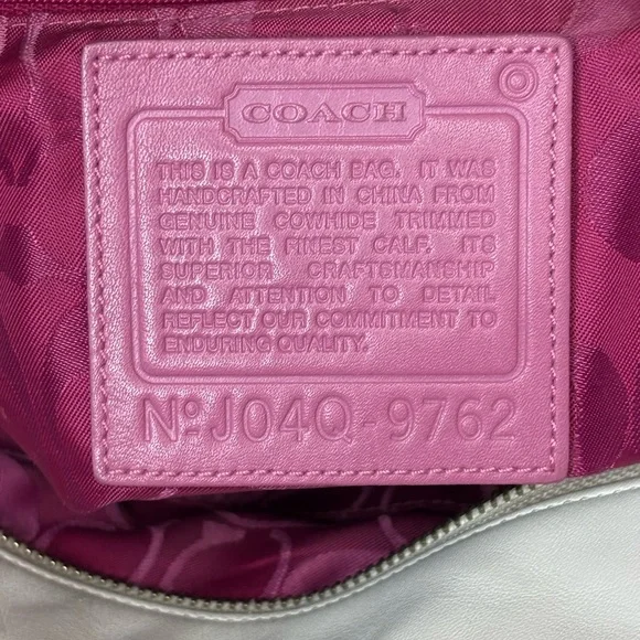 Elegant Cream Tote Bag - Picture 10 of 10